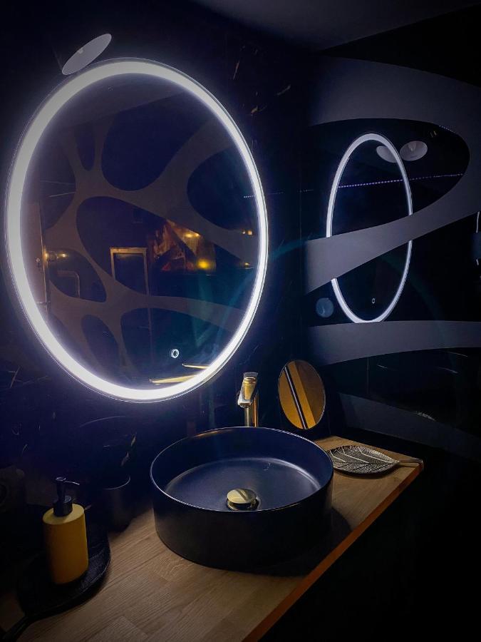 Loveroom Avec Jacuzzi 01 Chazey-sur-Ain Exterior foto
